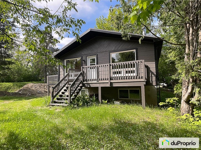 $529,000 - Triplex for sale in Ste-Adele — photo 1