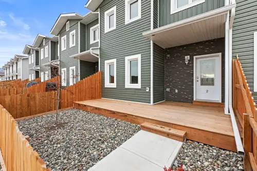 $614,900-$638,900 41 to 49 Wyvern Ave No Condo Fees' on Wyvern Ave ~ *1,641 SQFT Townhome *Heated Ga...