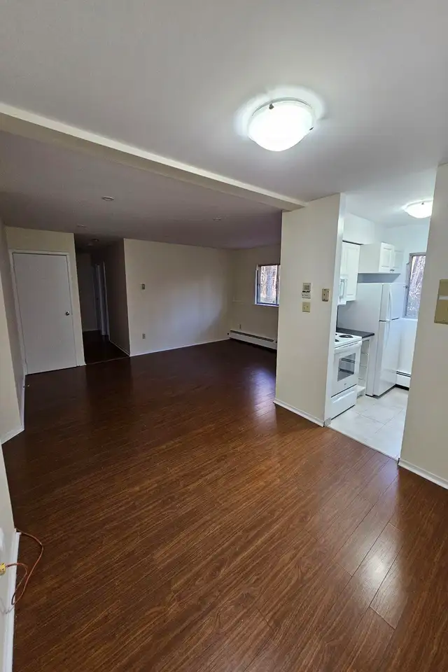 Fully Reno'd 2BR - Units 7&9 - Appliances/Wat/Heat/Pk Inc | Mar