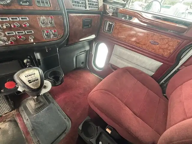 2003 PETERBILT 379 in Heavy Trucks in Ottawa - Image 17