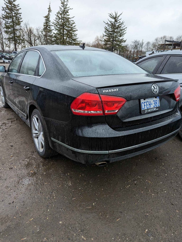 **OUT FOR PARTS!!** WS7588 2013 VOLKSWAGEN PASSAT Auto Body Parts