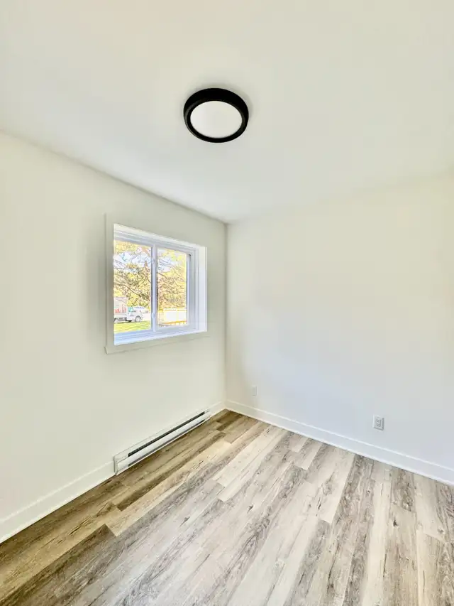 5 et demi - Dorval - Électros + WiFi + AC - Dispo 1er novembre in Long Term Rentals in City of Montréal - Image 13