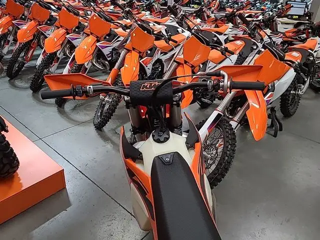2025 KTM XC 250 in Dirt Bikes & Motocross in Calgary - Image 12