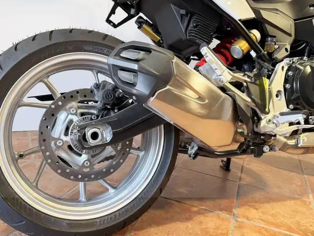 2022 BMW F900XR in Sport Bikes in City of Montréal - Image 12