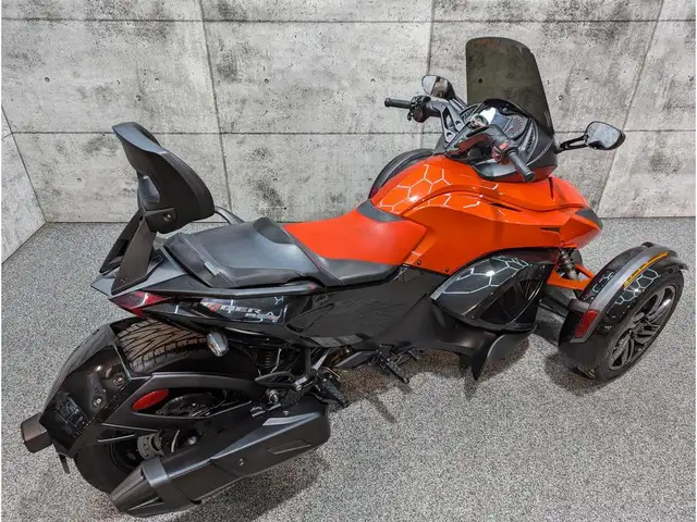 2016 Can-Am Spyder RS-S, SE5 | 24900km in Street, Cruisers & Choppers in Saguenay - Image 9