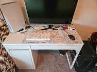 Computer desk new for sale two month old only 100 dollar