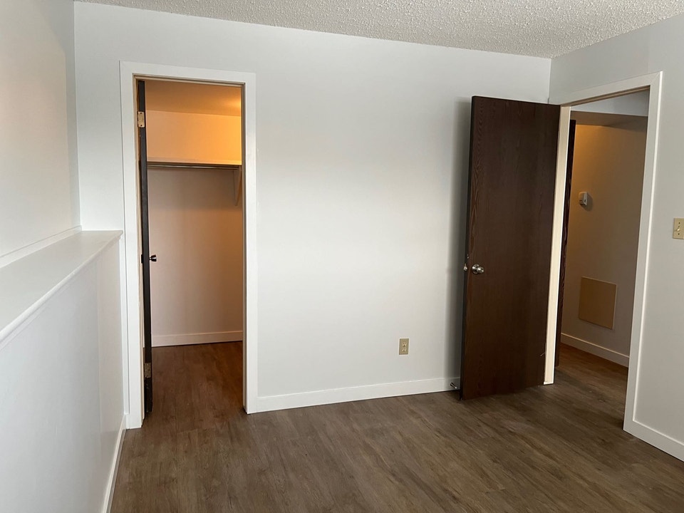 2 Bed 1 Bath Unit in Red Deer, AB 3