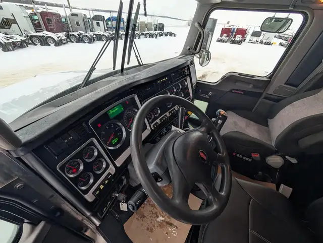 2015 KENWORTH T800 in Heavy Trucks in Kamloops - Image 17