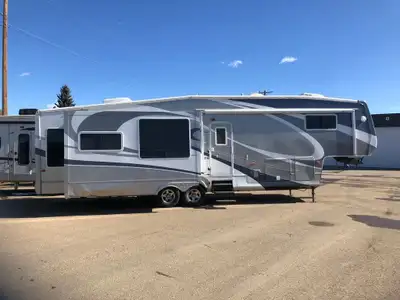 2007 Cedar Creek Cedar Creek Day Dreamer 37RLTS, View more