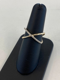 GORGEOUS 10K Gold Michael Hill Geometic Diamond Ring