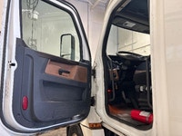 2019 Freightliner T12664ST 2019 FREIGHTLINER T12664ST;Heavy Duty Trucks - CONVENTIONAL W/O SLEEPER P... (image 8)