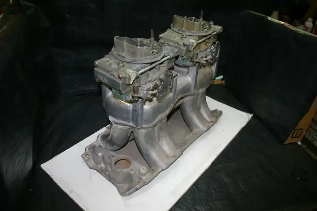 HOLLEY CARB & INTAKE MANIFOLD EDELBROCK PERFORMANCE in Auto Body Parts in Edmonton - Image 4
