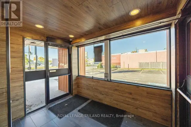 985 TALBOT STREET St. Thomas, Ontario in Commercial & Office Space for Rent in London - Image 14