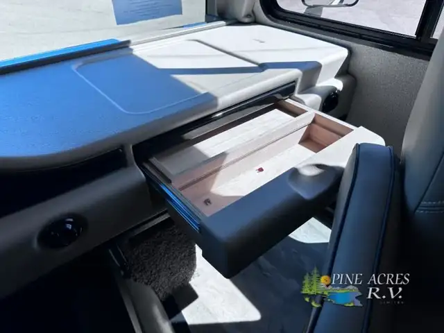 2021 Holiday Rambler Admiral 34J only 13 Milles in RVs & Motorhomes in Moncton - Image 26