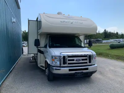 2016 Jayco Greyhawk 29ME Overview The 2016 Jayco Greyhawk 29ME is a Class C motorhome that blends Ja...