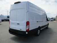 V6 , High Roof with long body style, auto ,air ,cruise, tilt ,pw ,pl,Nav with Bluetooth media radio.... (image 4)
