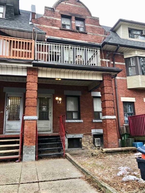 Studio For Rent Close To Jarvis/Carlton Room Rentals & Roommates