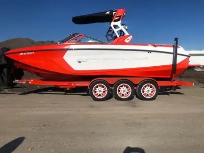 Welcome to Wizard Lake Marine Kelowna Inc.! Nicely equipped '18 G23 including PCM 6.2L & only 730 ho...