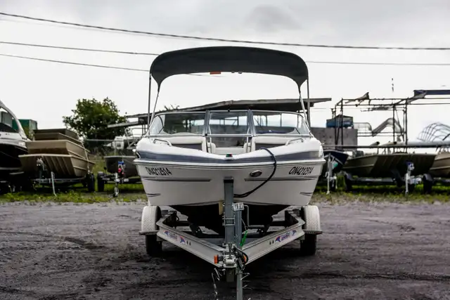 2009 Glastron GT185 in Powerboats & Motorboats in Rimouski / Bas-St-Laurent - Image 4