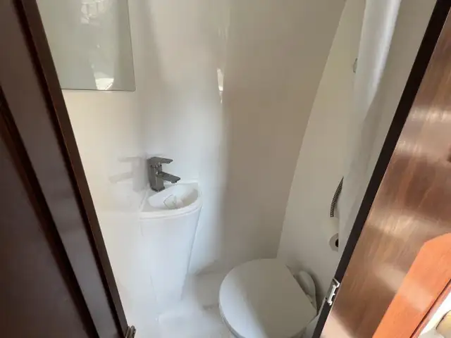 2018 Regency 3500 XALTA LX **SPRINTER MERCEDES DIESEL 4X4** in RVs & Motorhomes in Laval / North Shore - Image 34