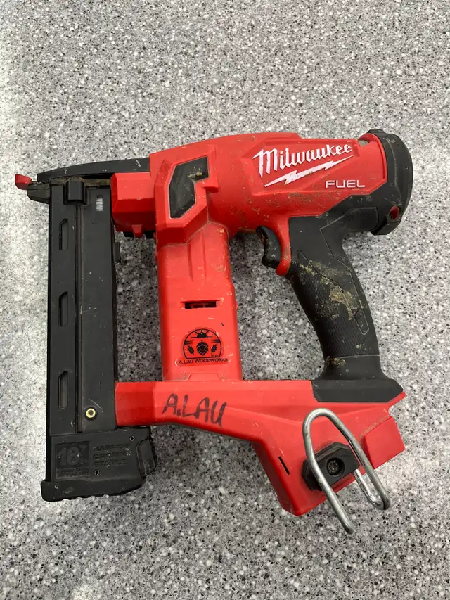 Milwaukee M18 FUEL 18G Narrow Crown Stapler -Bare Tool in Power Tools in City of Toronto - Image 2