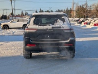 The New 2025 Jeep Grand Cherokee Limited blends sophisticated style with capable performance. Finish... (image 4)
