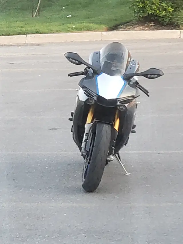 Yamaha YZF-R1M | PURE PERFORMANCE ⏱️ in Sport Bikes in Oakville / Halton Region - Image 6
