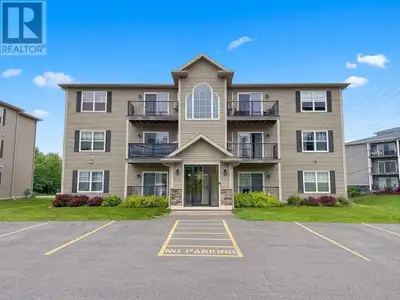 Set in the heart of Stratford, Unit 306 at 204 Shakespeare Drive offers a wonderful combination of c...