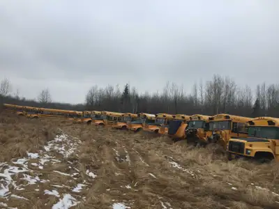 MOTORS 466 VT365 DT466 TRANSMISSIONS REAR ENDS WINDOWS SEATS ABS UNITS ___________________ THE JUNKY...