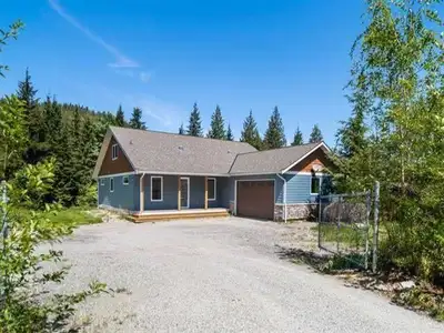 Secluded Serenity Awaits in Steelhead, Mission! Escape the hustle and embrace tranquility, privacy &...