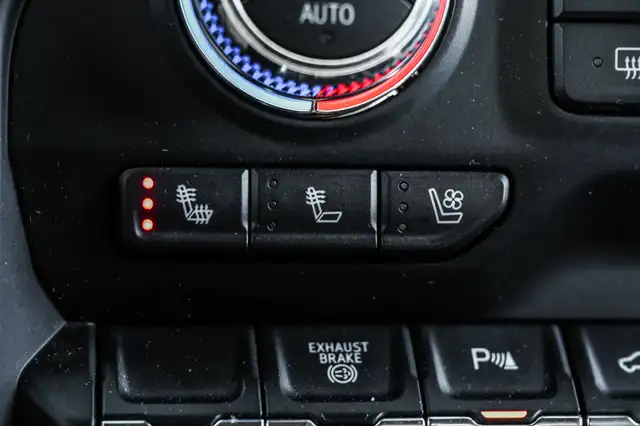 2020 GMC Sierra 2500HD AT4 AWD * Crew Cab * 6.6L V8 Duramax Dies in Cars & Trucks in City of Montréal - Image 31