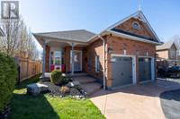 15 NAPIER CRT Whitby, Ontario