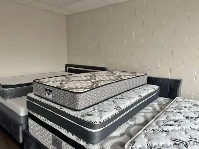 Full Mattress | King Mattress : Queen Mattress / Twin Mattress in Beds & Mattresses in Oshawa / Durham Region - Image 2