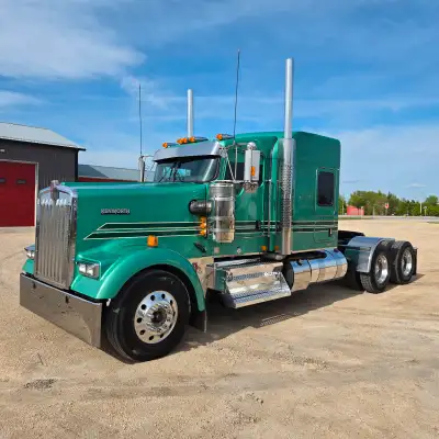 2022 Kenworth W900L, Super Clean Unit! Factory Warranty to 805 Kms! 500 X15, 18 Spd, 13200 Front, DS...