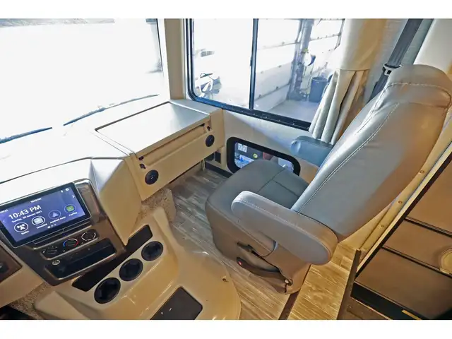 2022 Thor Motor Coach Hurricane 35M Classe A VR / RV 1.5 SDB + F in RVs & Motorhomes in Laval / North Shore - Image 28