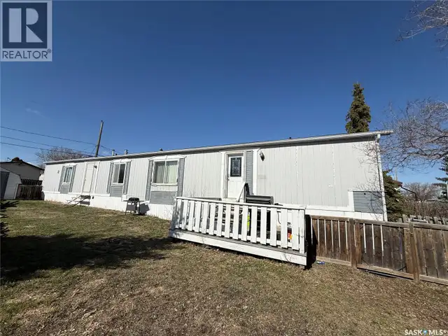 710 1st AVENUE W Kindersley, Saskatchewan in Houses for Sale in Saskatoon - Image 4