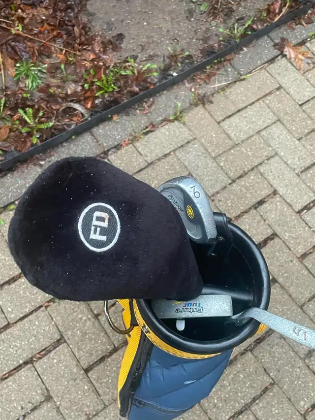 2xs Junior Golf Club Youth Set & Yellow Bag for Kids Right Hand in Golf in City of Toronto - Image 6