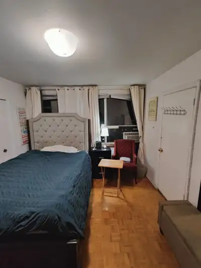 Room for rent immediately in 2 bedroom Apartment  Scarbor  South