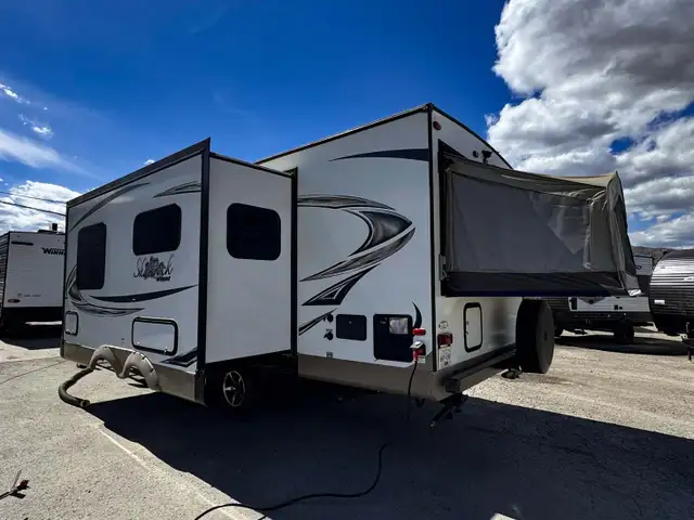 2018 ,Flagstaff,Shamrock 21SSL in Travel Trailers & Campers in Kamloops - Image 3