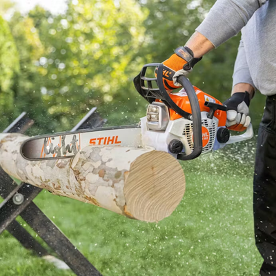 The MS162 is a light, powerful chainsaw for homeowner use. This unit is ideal for cutting firewood,...