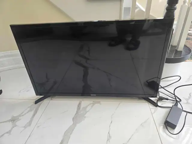 3TV's Samsung Smart 32"/27" LED,  Toshiba 32" LED PLEASE-READ in TVs in City of Toronto - Image 2
