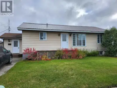 Tremendous opportunity in the booming gold mine community of Dubreuilville! This home is equipped wi...