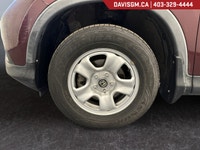 The 2013 Honda CR-V LX 4WD delivers a smart combination of everyday practicality, confident all-weat... (image 8)