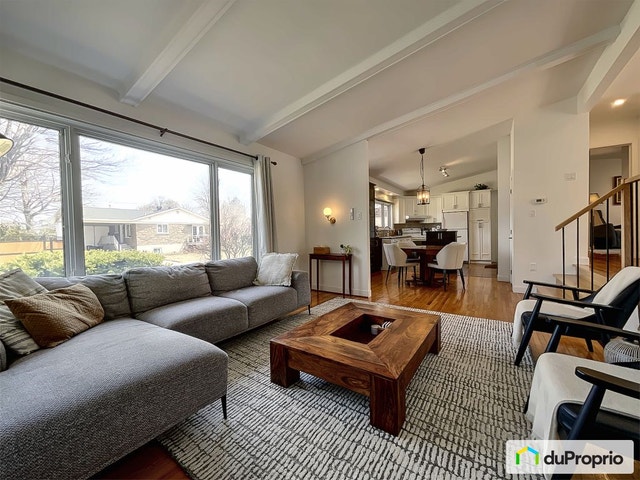 $565,000 - Bungalow for sale in Ste-Foy — photo 1