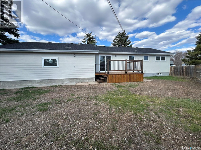 641 Duke STREET Weyburn, Saskatchewan in Houses for Sale in Regina - Image 4