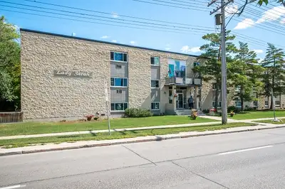 Charming, quiet, and spacious apartments conveniently located in northern St. Vital. Large hallways,...