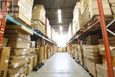 3,367 Sq. Ft. Warehouse with Office Space for Lease!Ideally located near Dixie Rd. and Highway 401,...