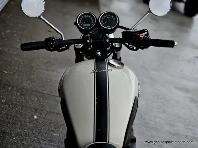 2013 Triumph Bonneville T100 in Street, Cruisers & Choppers in Oshawa / Durham Region - Image 8