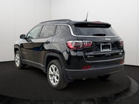 This 2025 JEEP COMPASS LATITUDE 4X4 has the following options Premium Cloth/Vinyl Bucket Seats, Remo... (image 3)