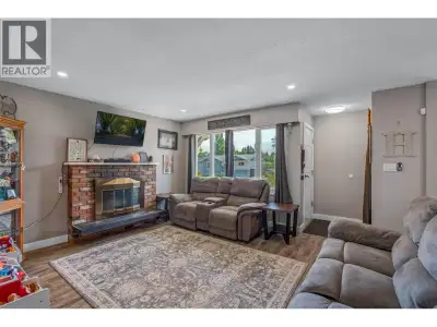 Welcome to 4280 Davie Avenue! This gem is set in a fantastic little neighbourhood, and its central l...